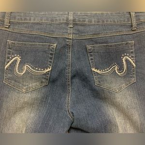 South Pole Women’s Blue Jeans Size 18 Bead Embroidery